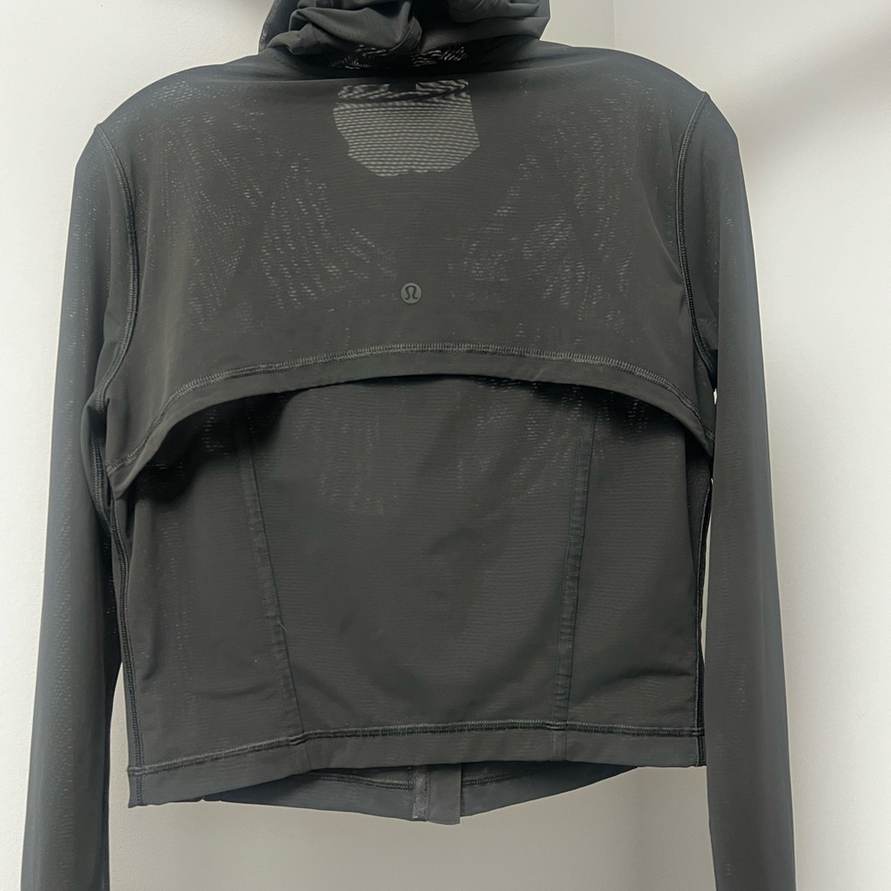 Lululemon Nulu and Mesh Cropped Define Jacket Graphite Grey Size 8 NEVER WORN